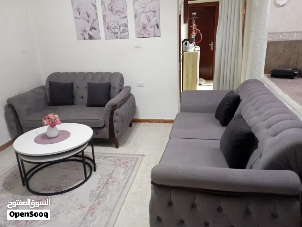 طقم كنب بحالة جيده جدا