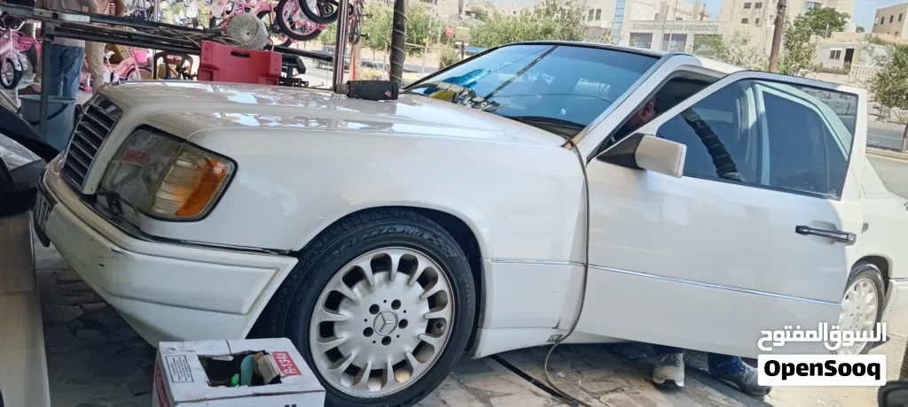 مرسيدس بنز الفئة-E E 200