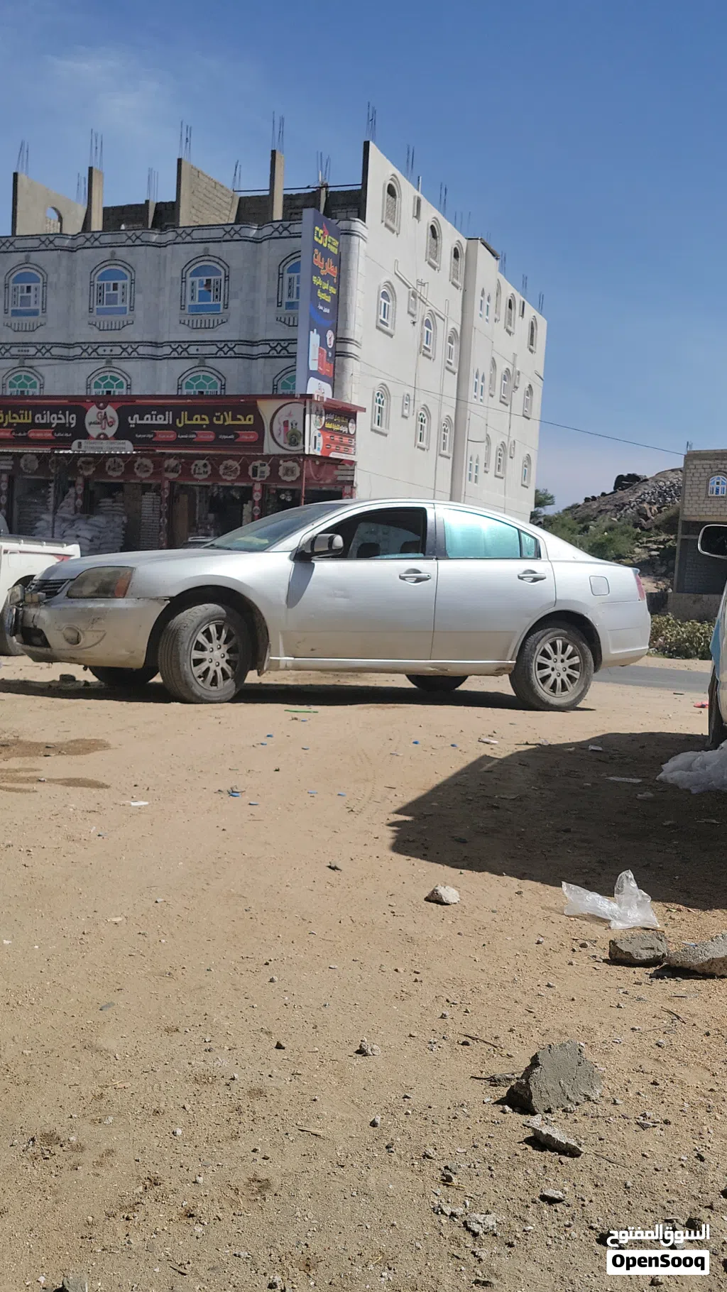 ميتسوبيشي جالنت Standard