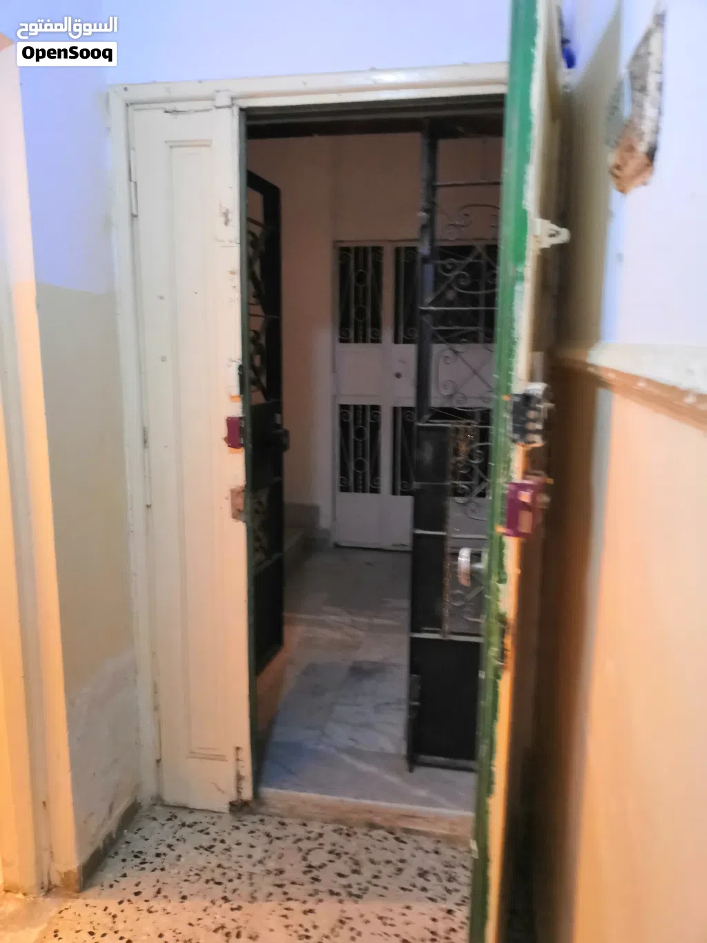 استوديو الايجار عزاب قرب جزيرة شارع المدار دور ارضي باب خاص يوجد فيديو علي واتساب