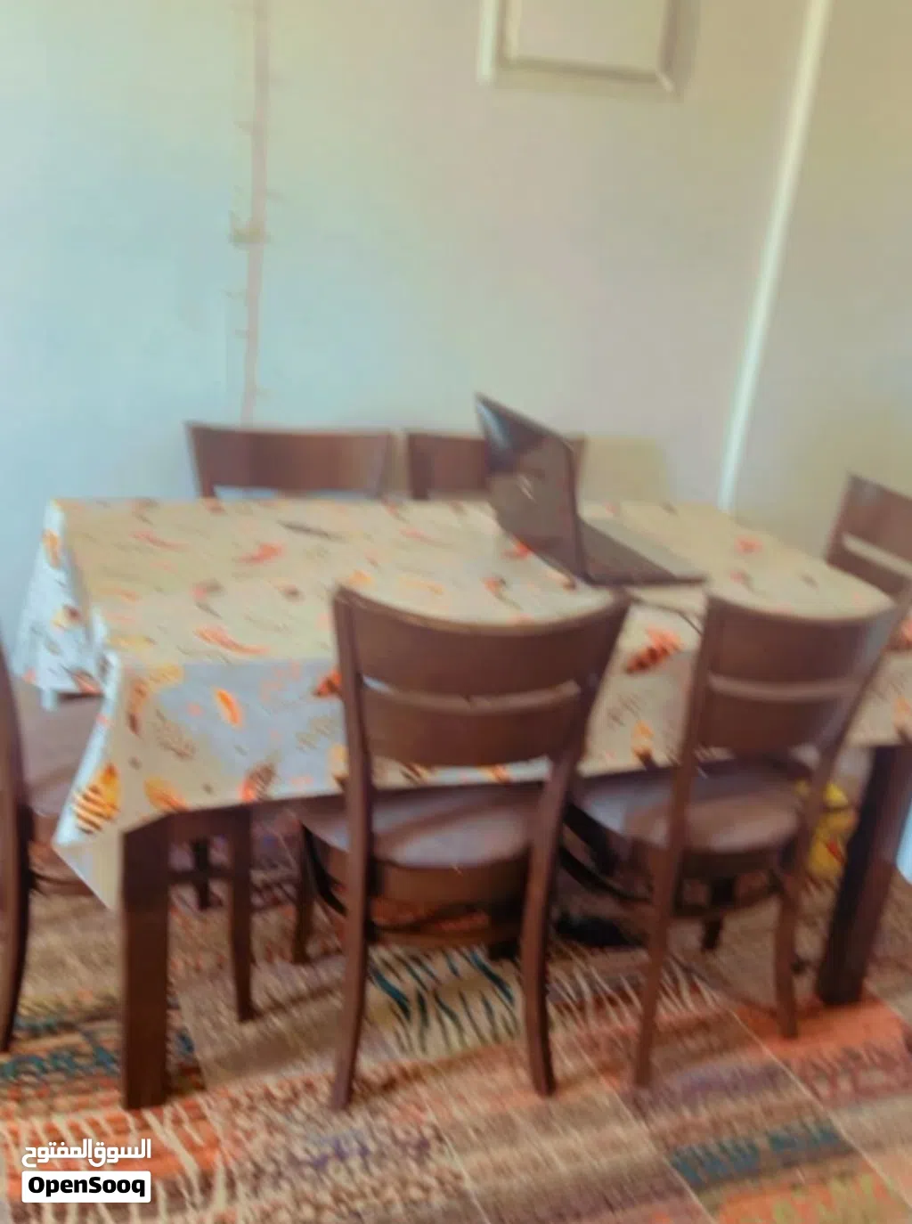 طاولة للطعام مع 6 كراسي