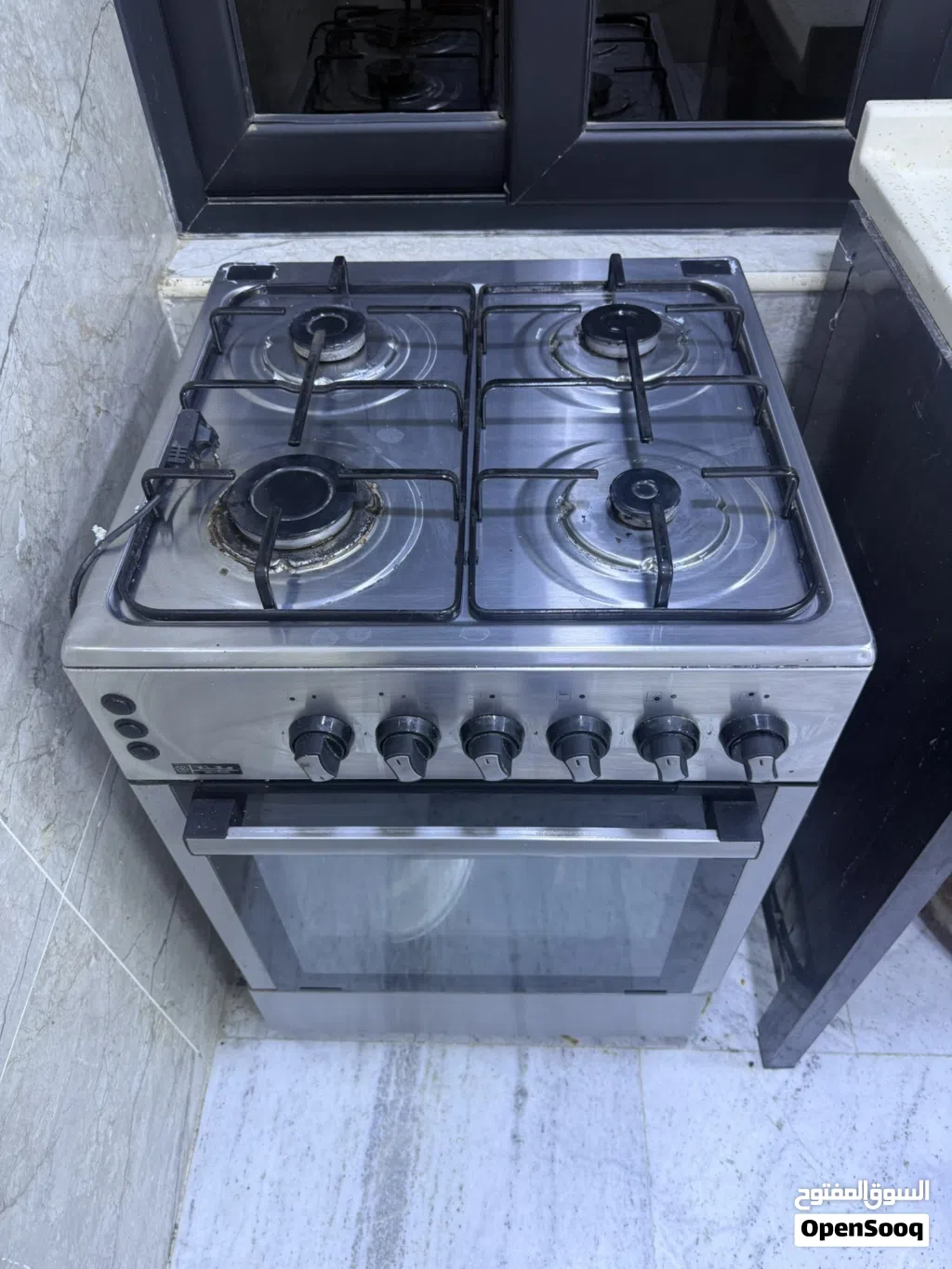 طباخ عشتار 4 عيون