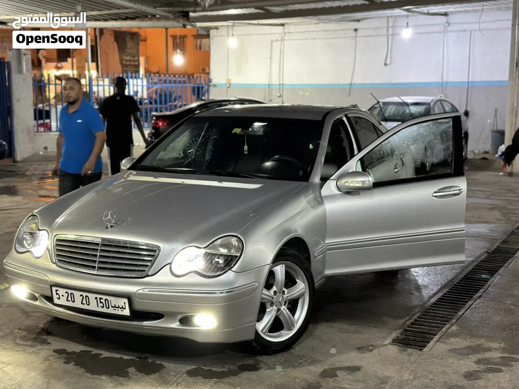 مرسيدس بنز الفئة-C C 240