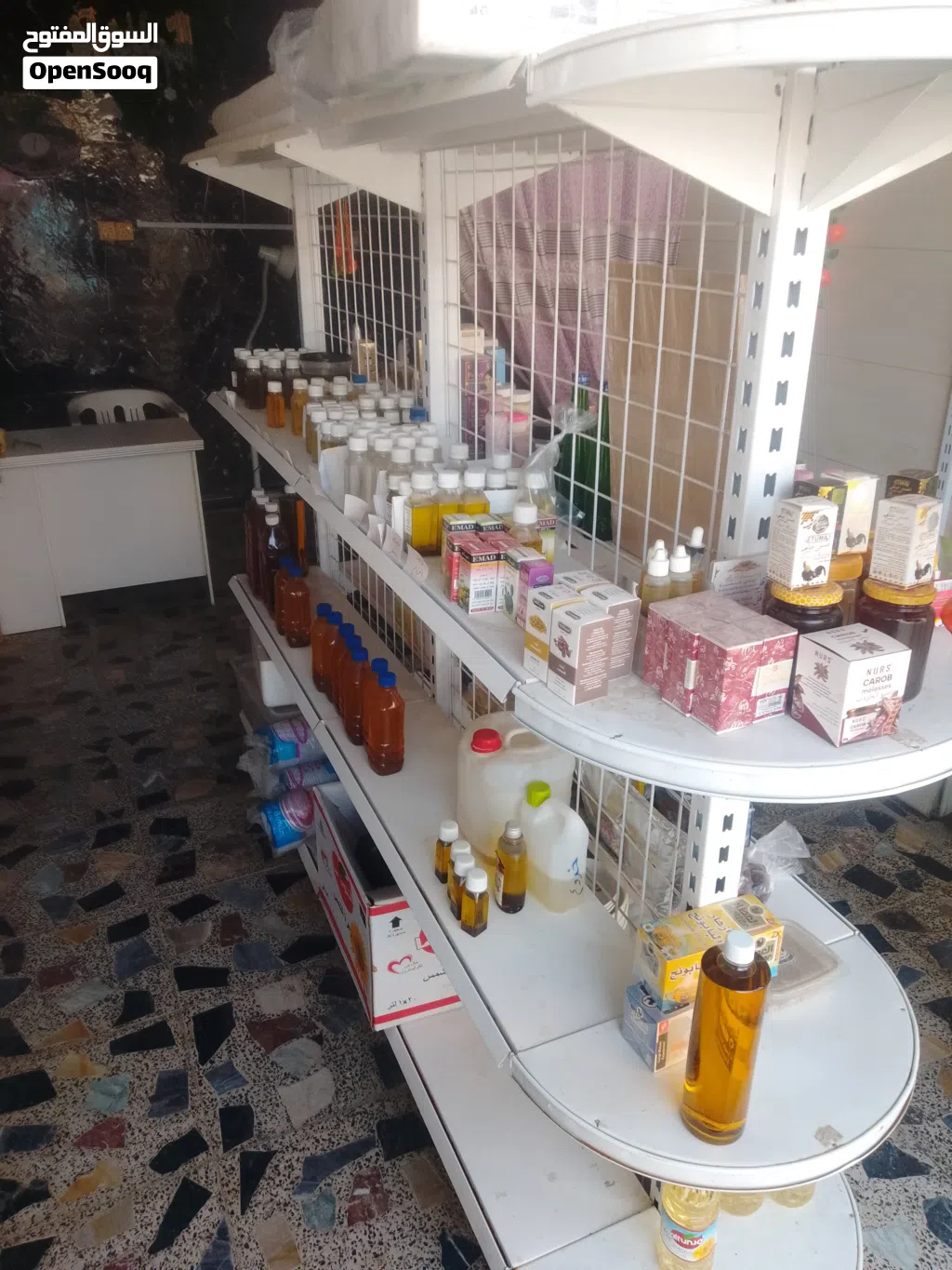 سفينه رفوف أربع طوابق