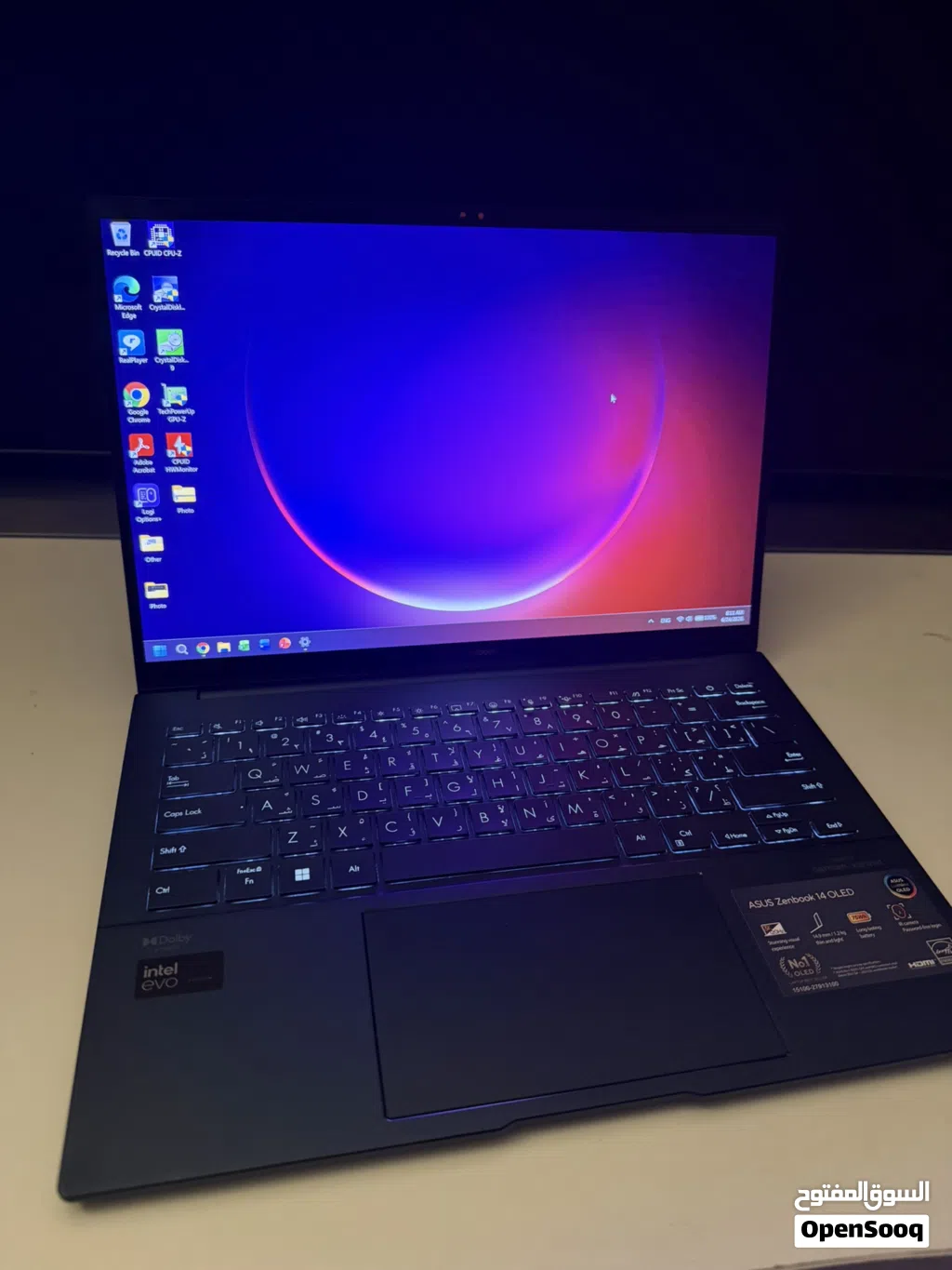ASUS Zenbook 14 OLED (Ultra 9) شبه جديد مع ملحقاته واستخدام خفيف