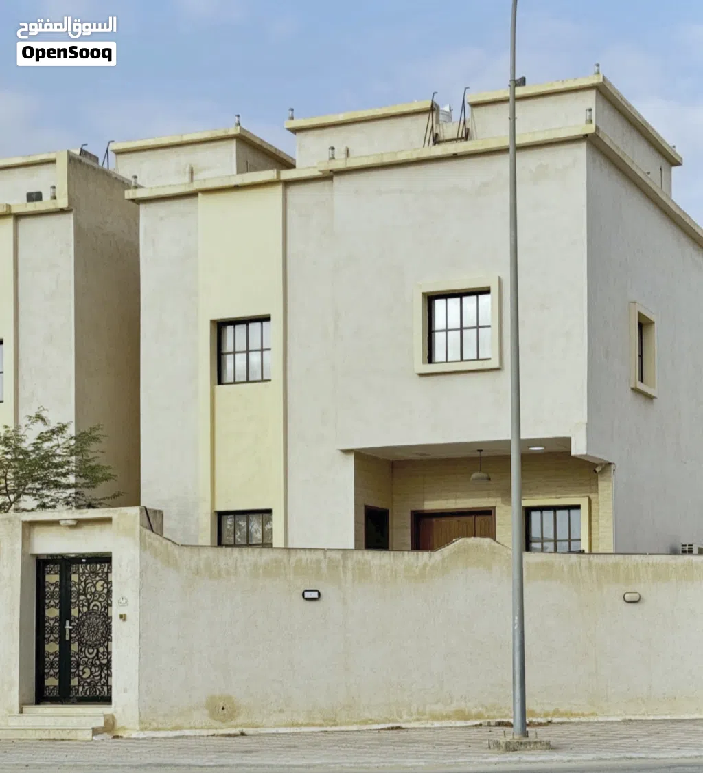 فيلا للاستثمار او السكن في الخريف 1-7 إلى 1/9