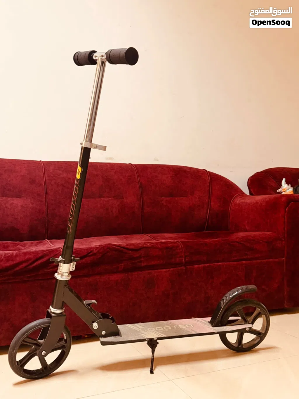 kick scooter good condition, for sale.سكوتر بحالة جيدة، للبيع