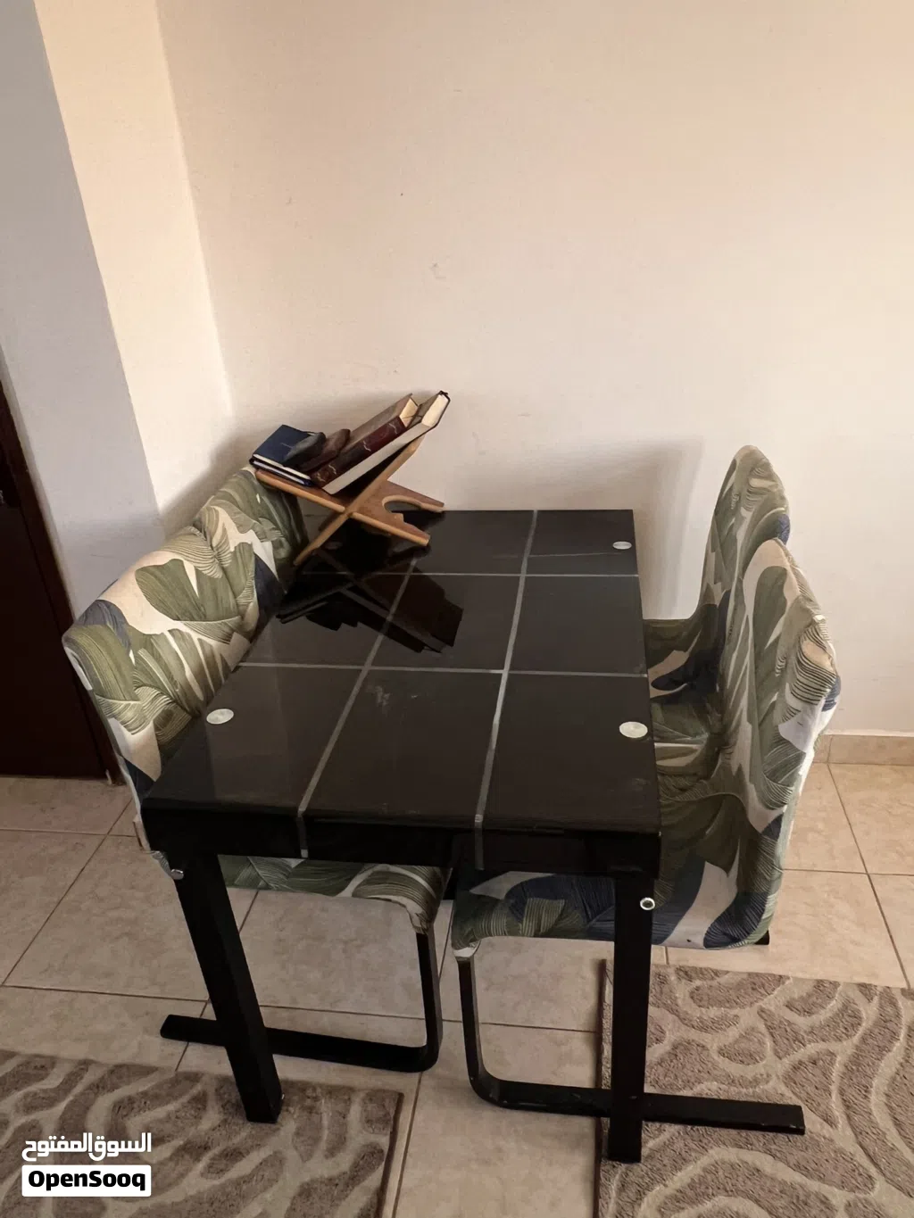 سفرة جديدة للبيع مع اغراض اخرى