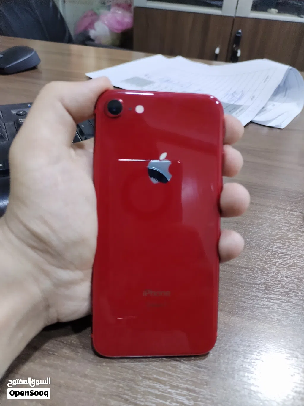 ايفون 8 ممفتوح و بطاريه ناصيه