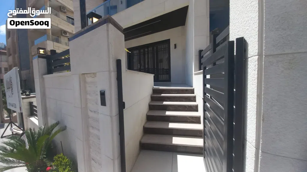 شقة فاخرة لللايجار في ام اذينة ( Property 49032 )-164909
