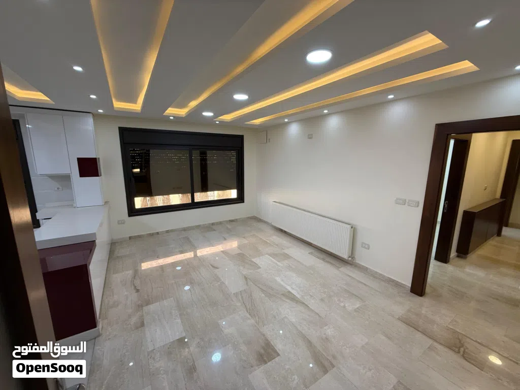 طريق المطار البنيات طابق ثاني 210 متر للايجار بناء جديد لم يسكن بعد