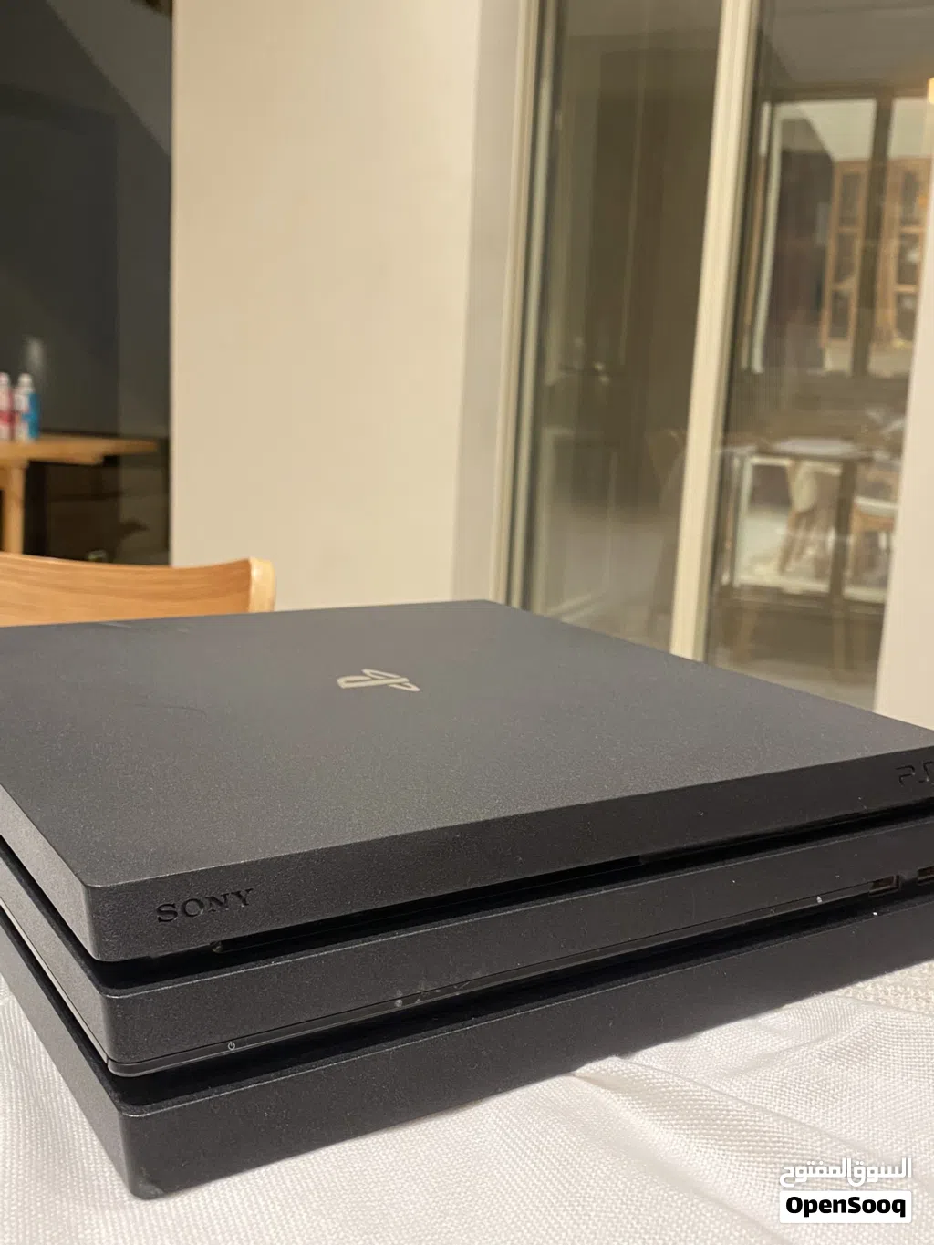 PlayStation 4 pro really good no issues but the DISC-DOES NOT work NO REFUNDS