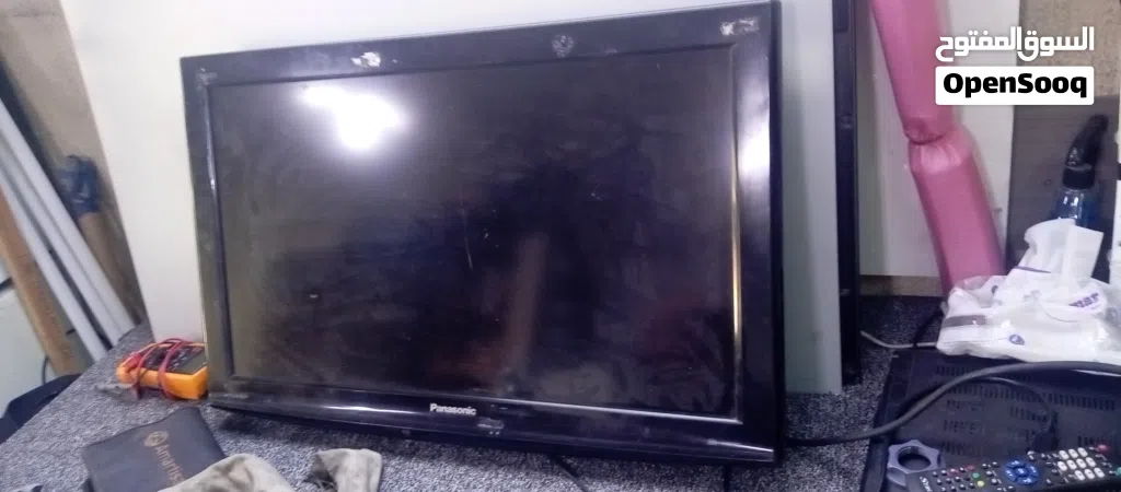 متوفر ثلاث شاشات حجم 32 ماركات lcd بحالة الوكاله للبيع