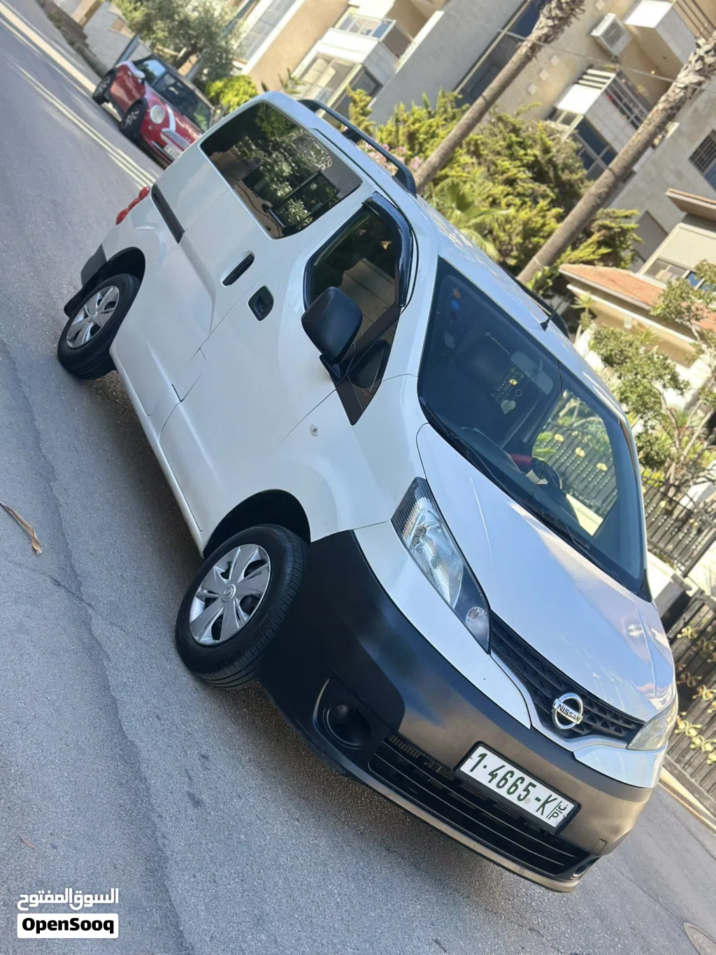 نيسان اخرى