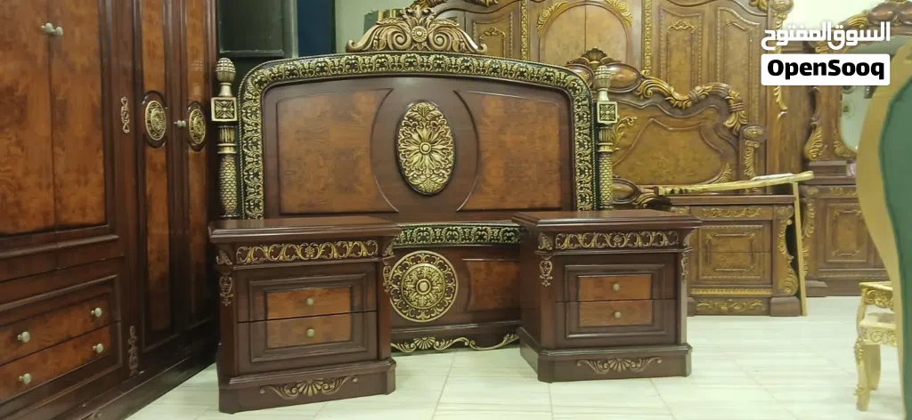 غرفة خليجي مستورد مستعمل خشب هايجلوس خليجي لون بني فاتح مرصع بالذهبي