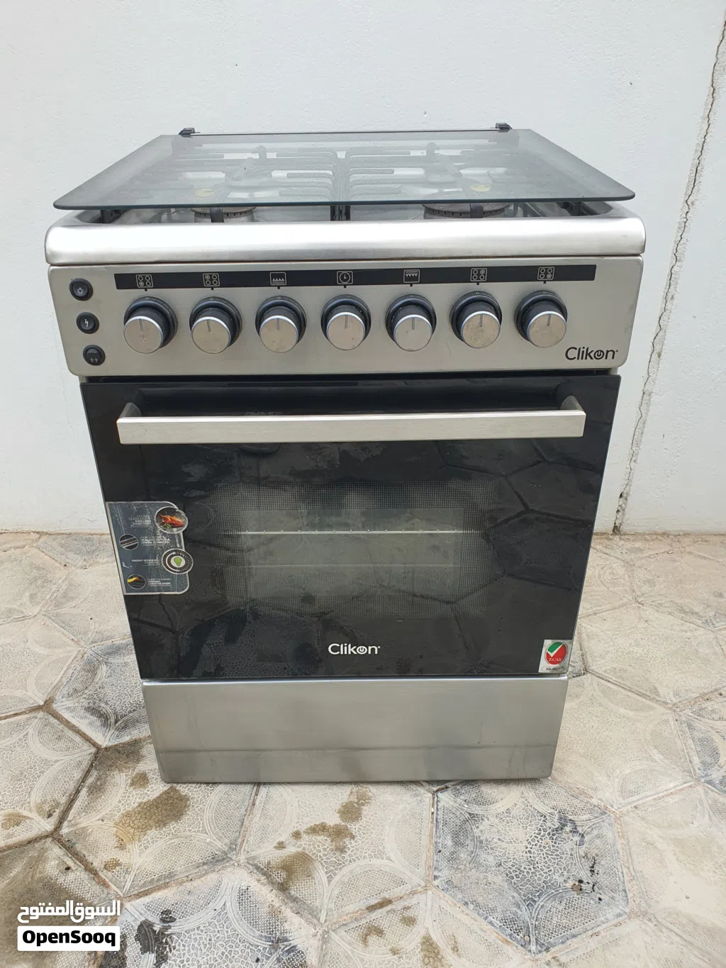 للبيع طباخ وفرن غاز من الماركة المعروفة Clikon.