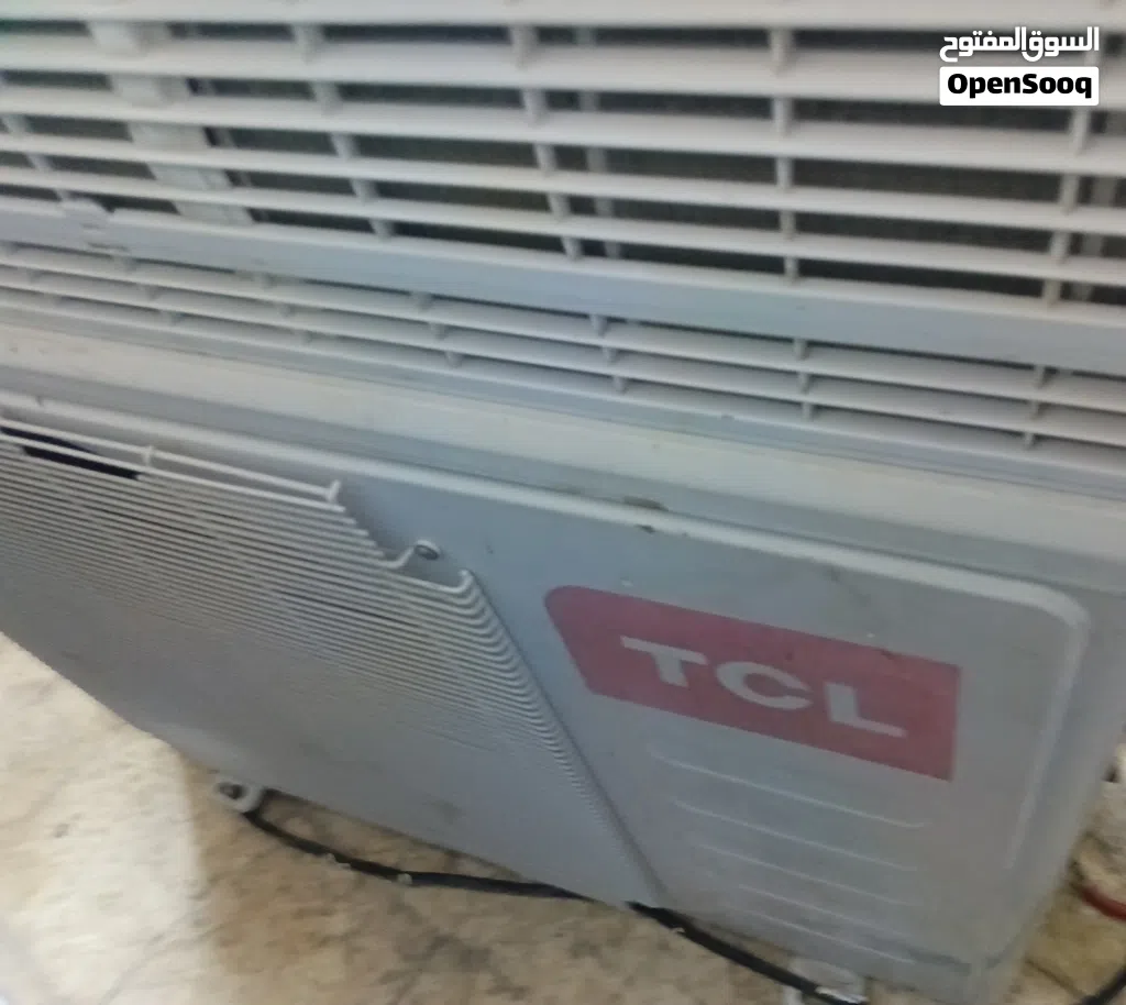 مكيف 2طن TCL فل انفيرتر شغال وبحالة جيدة جدا غاز محبوس داخل الجهاز مع 4متر مواسير السعر 240دينار