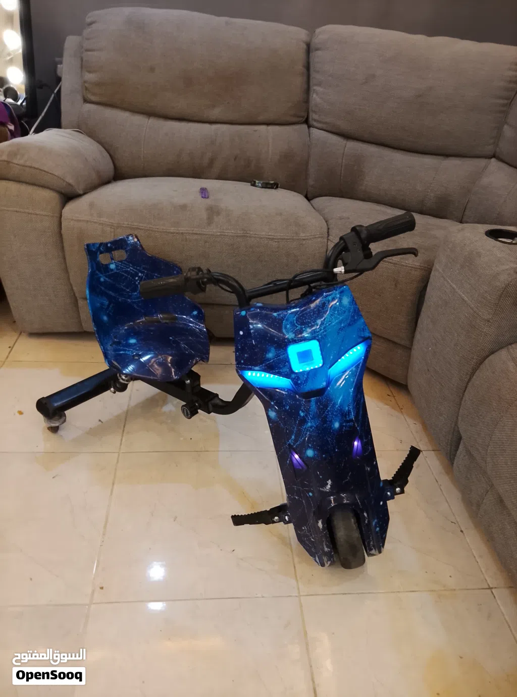 للبيع سكوتر بحالة فوق الممتازه