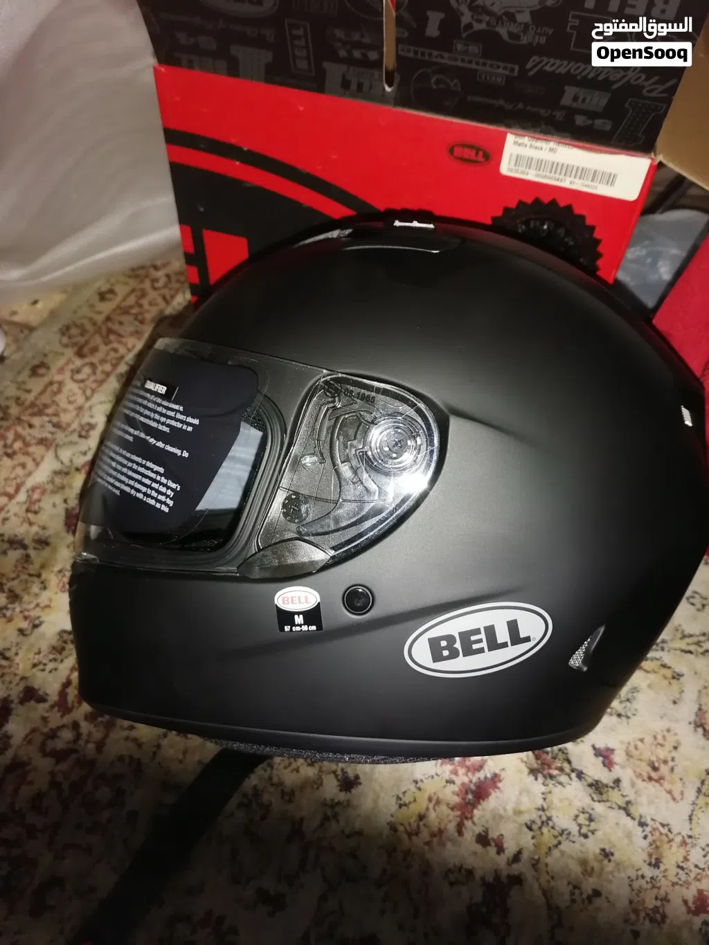 للبيع خوذه ماركه bell اصليه جديده باكرتون اسود مطفي