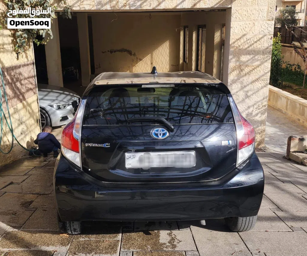 تويوتا بريوس Prius C
