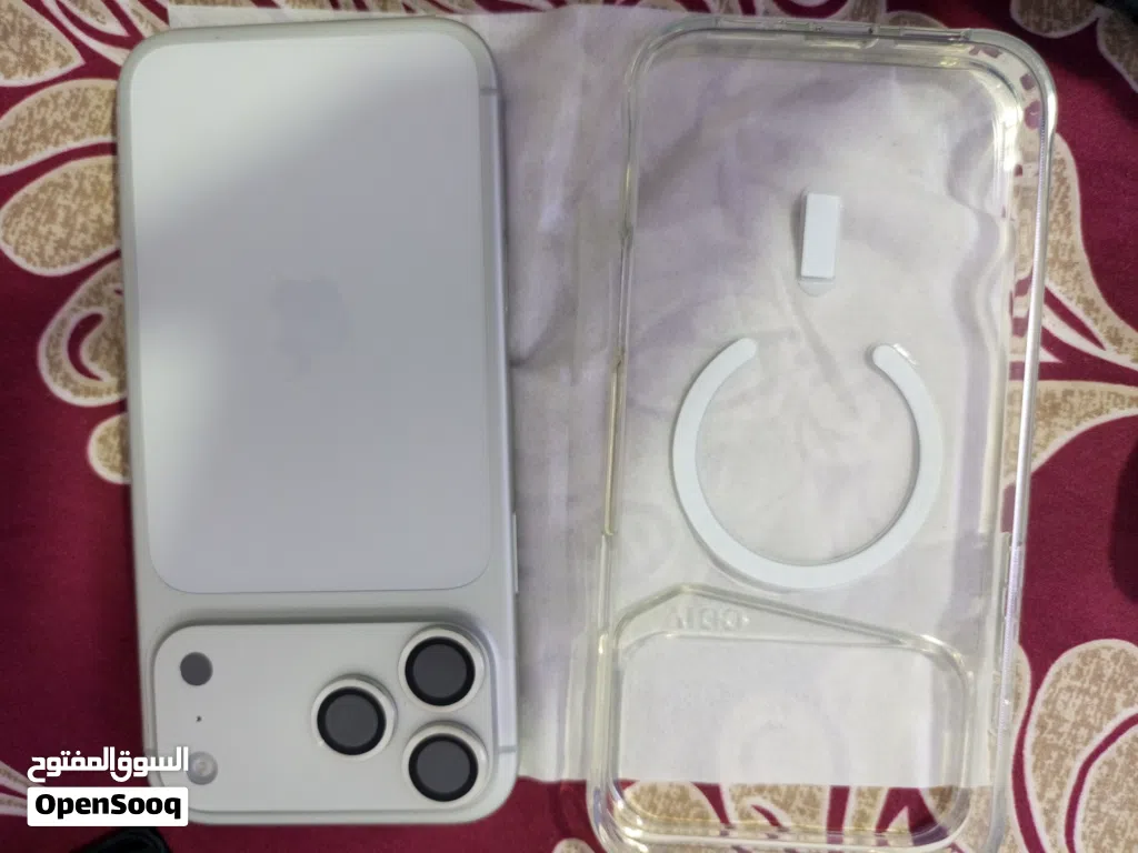 I phone 17 pro max silver 256GB 100/100 condition آيفون 17 برو ماكس فضي، سعة 256 جيجابايت، ميه/ميه
