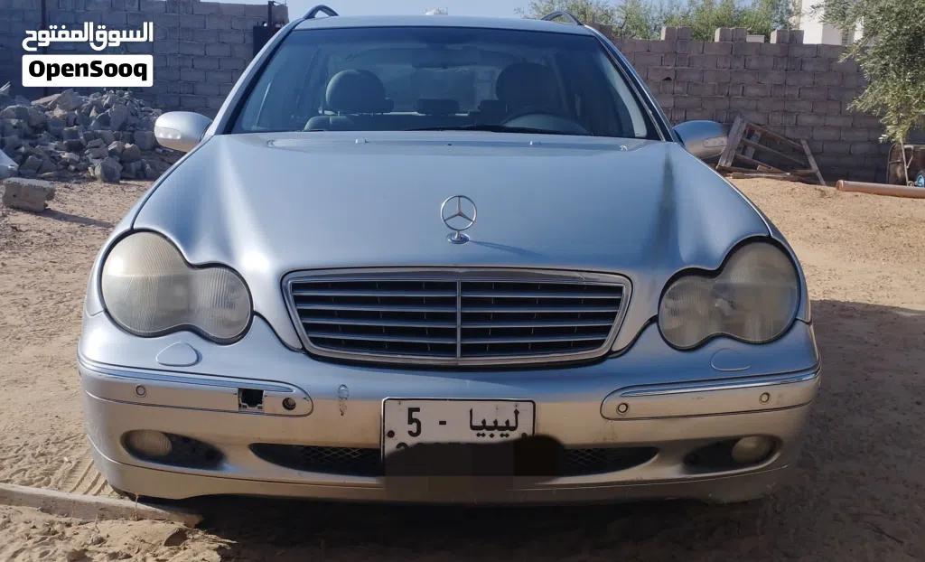 مرسيدس بنز الفئة-C C 240