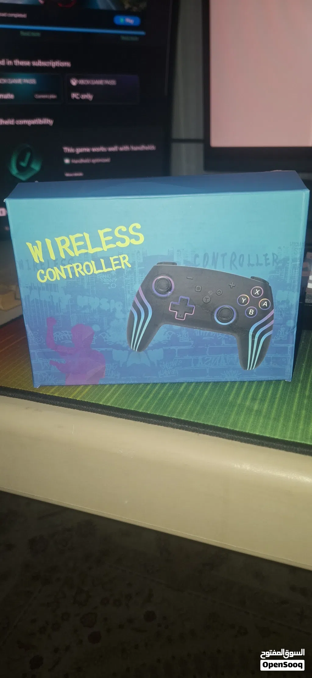 يد تحكم لاسلكية (Wireless Controller) مميزة مع إضاءة RGB