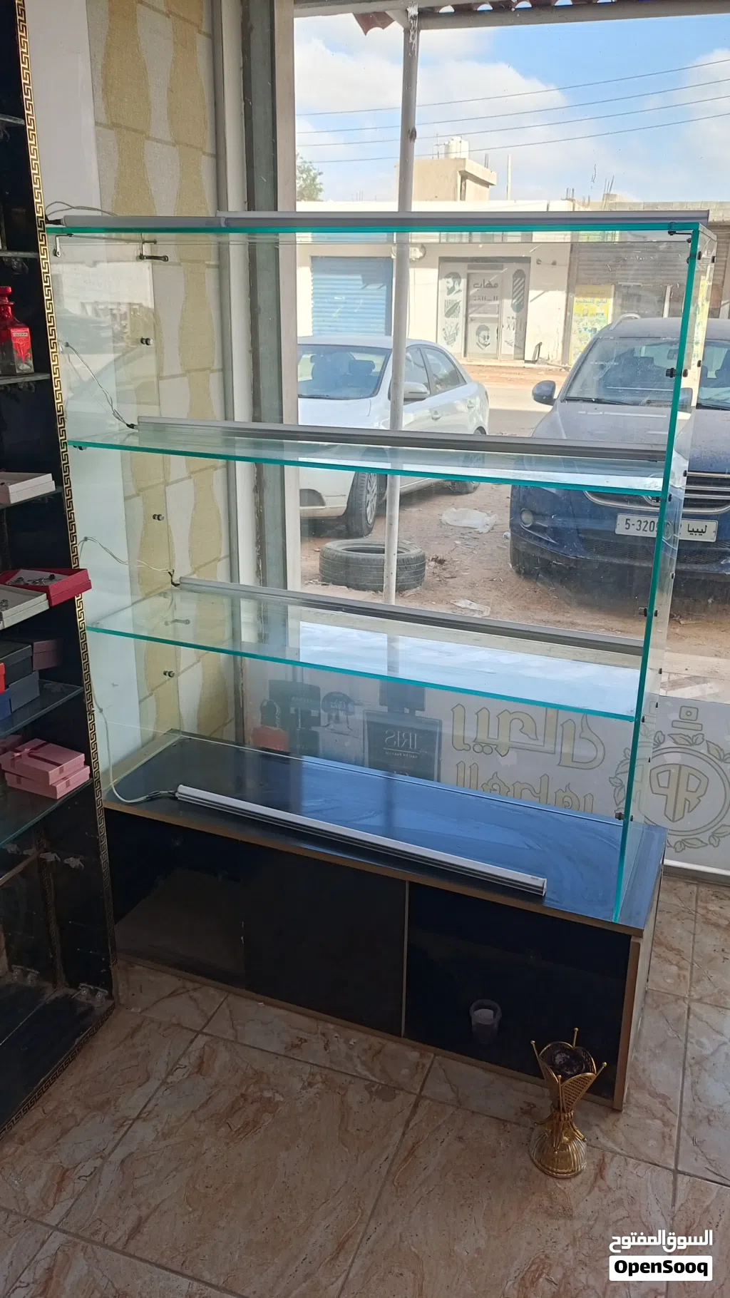 فترينة زجاج