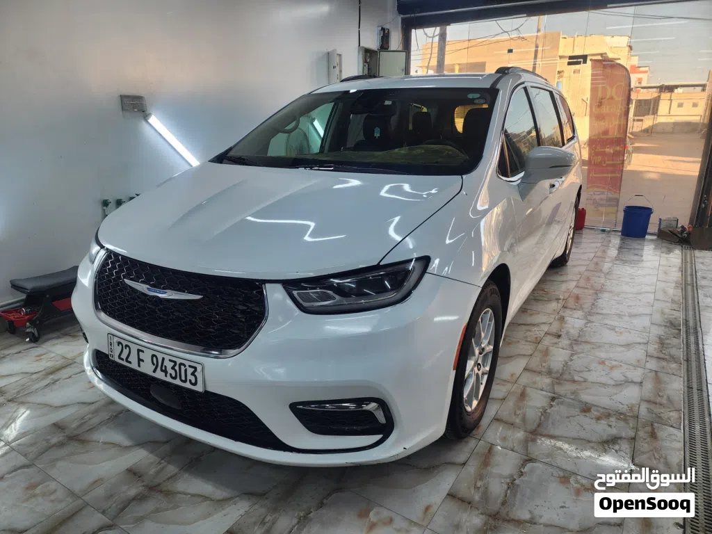 کرایسلەر Pacifica Touring L