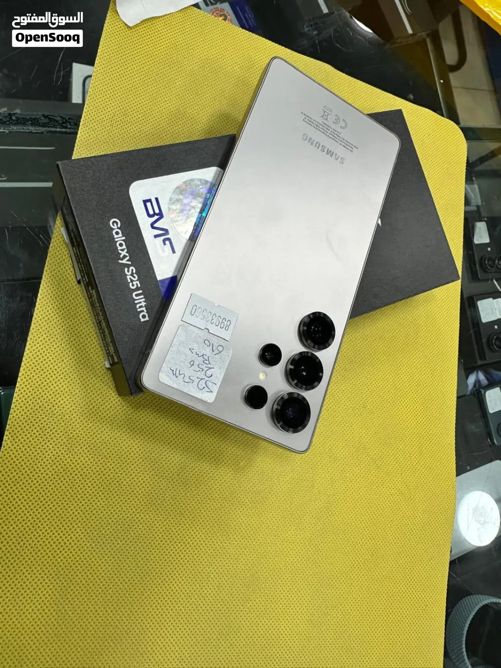 Galaxy S25 Ultra 256g مستخدم بحالة الوكاله مع فالة الشركه بسعر مغريي