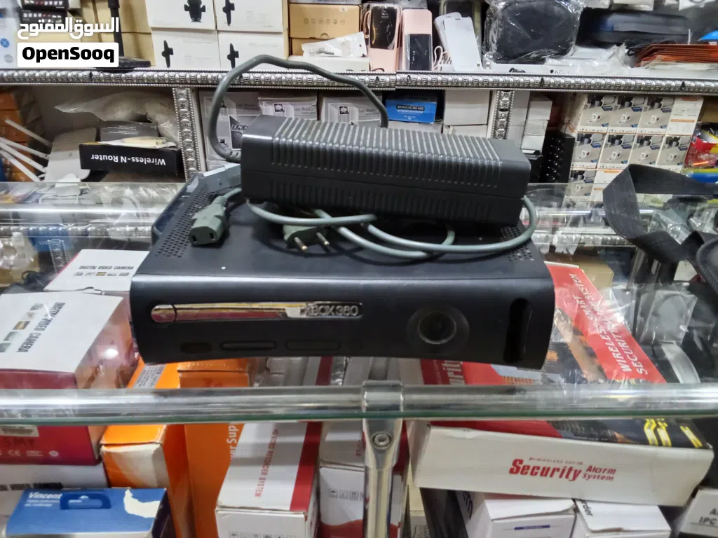 اكس بوكس 360 بيجي مع سلك ال hdmi وسلك الباور اريد وحده من اختيارك ض