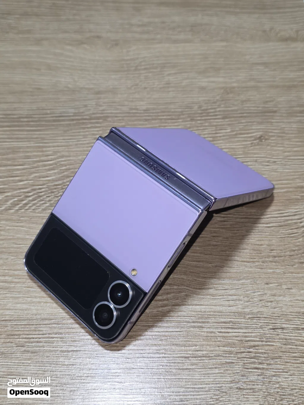 Samsung z flip4 512gb بحالة الوكاله