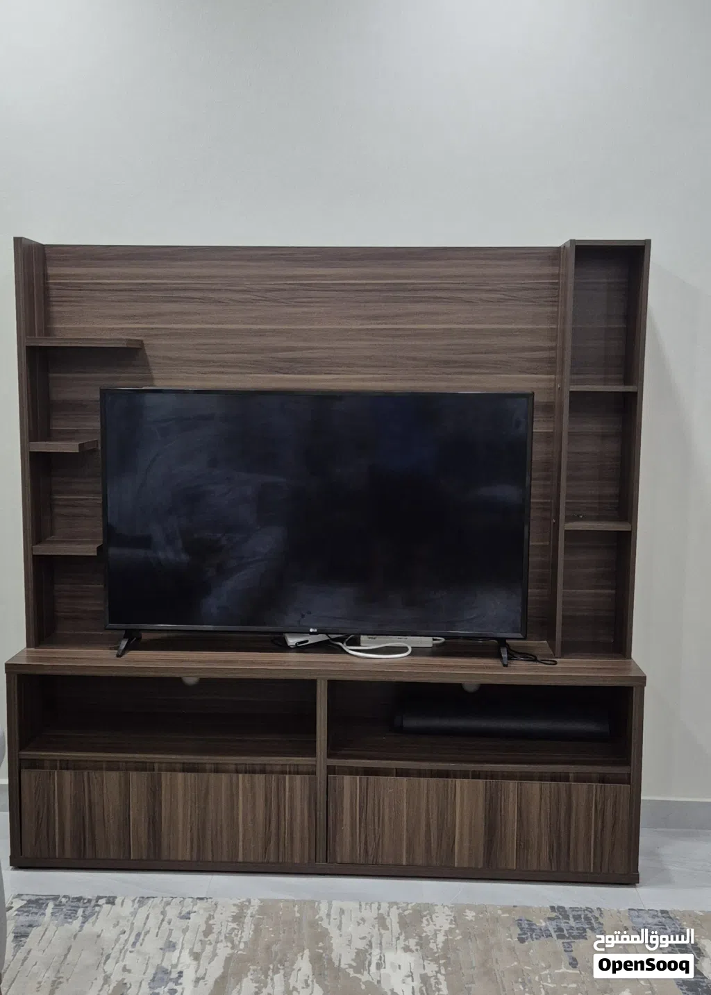 طاولة تلفزيون راقيه