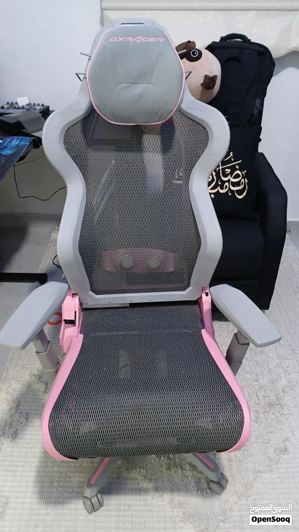 كرسي اصلي ماركة DXRACER جداا نظيف