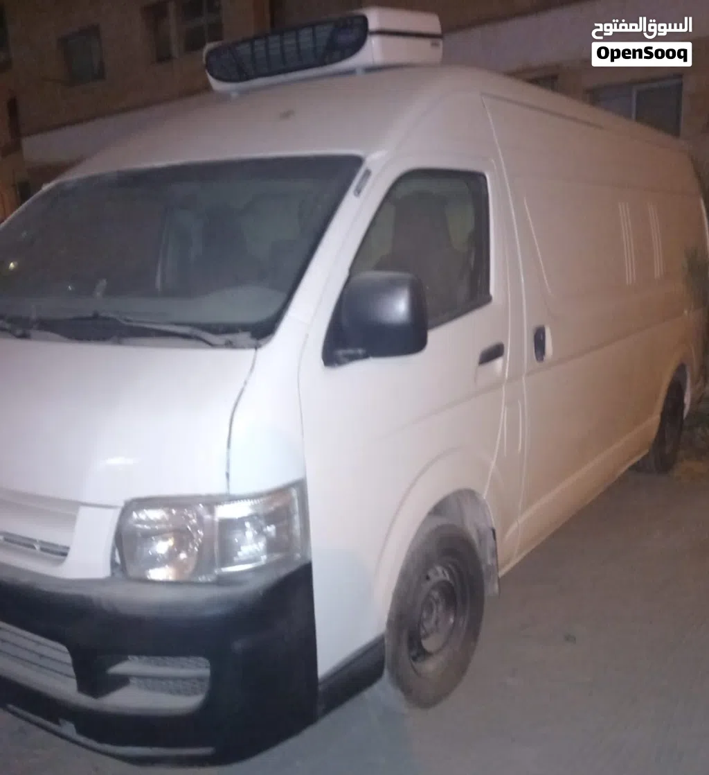 Toyota Hiace Cargo