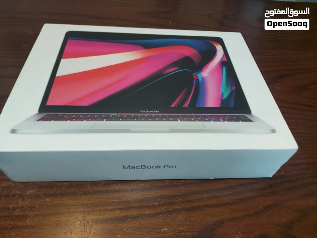Macbook pro M2 2022 استعمال بسيط جداجدا جدا