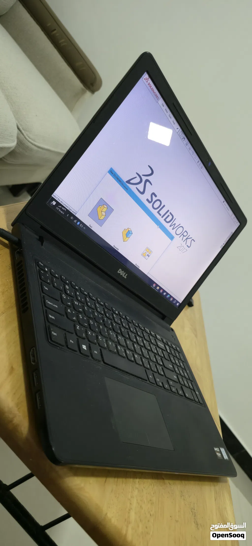 لابتوب للبيع بسعر 80 ريال المعالج core i7 Processor: Intel Core i7-7500U @ 2.7 GHz (4 cores)