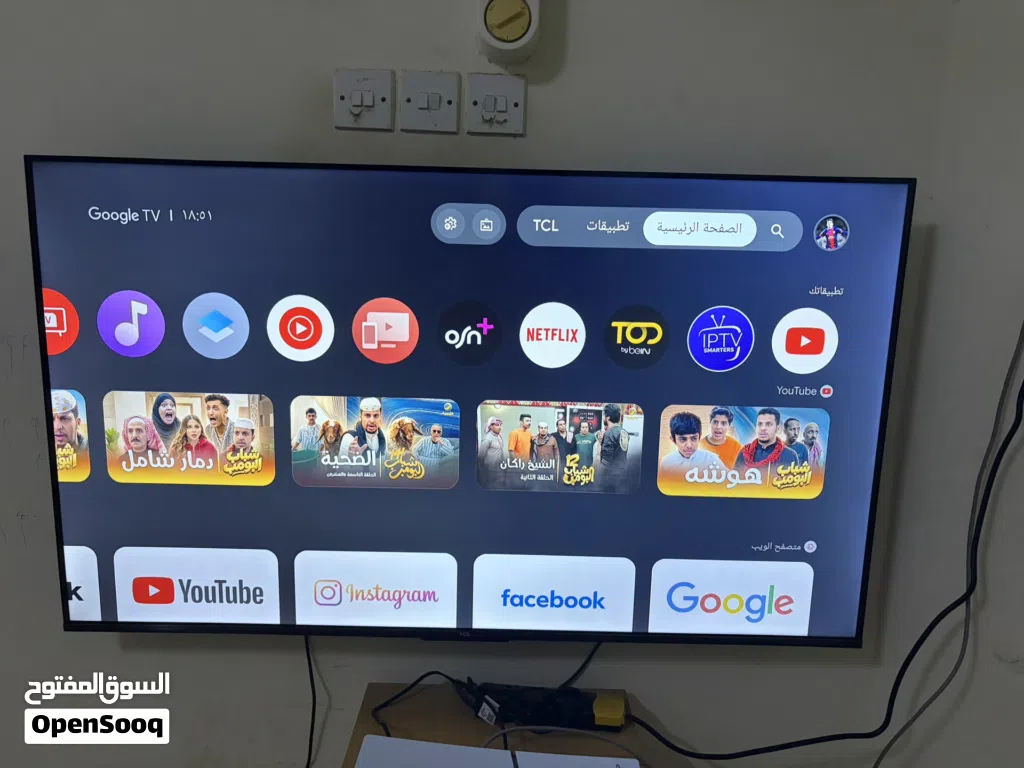تلفزيون TCL V6B استعمال خفيف باقيه تحت الضمان الرسمي سمارت حديثة تدعم نظام جوجل بشكل رسمي