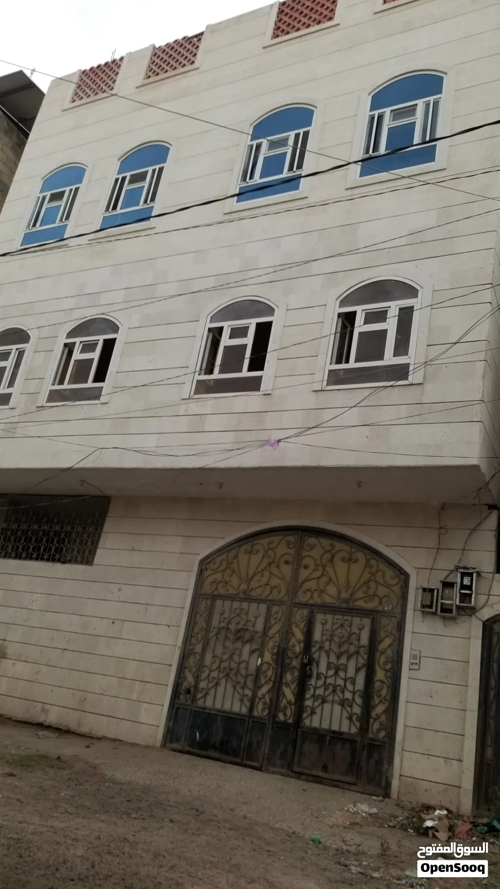 بيت مستقل في حي الوزير خلف الجامعه اللبنانيه