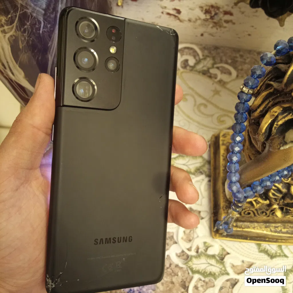 موجود سامسونج اس 21 الترا 5g للبدل على ايفون جهاز بحالة جيده