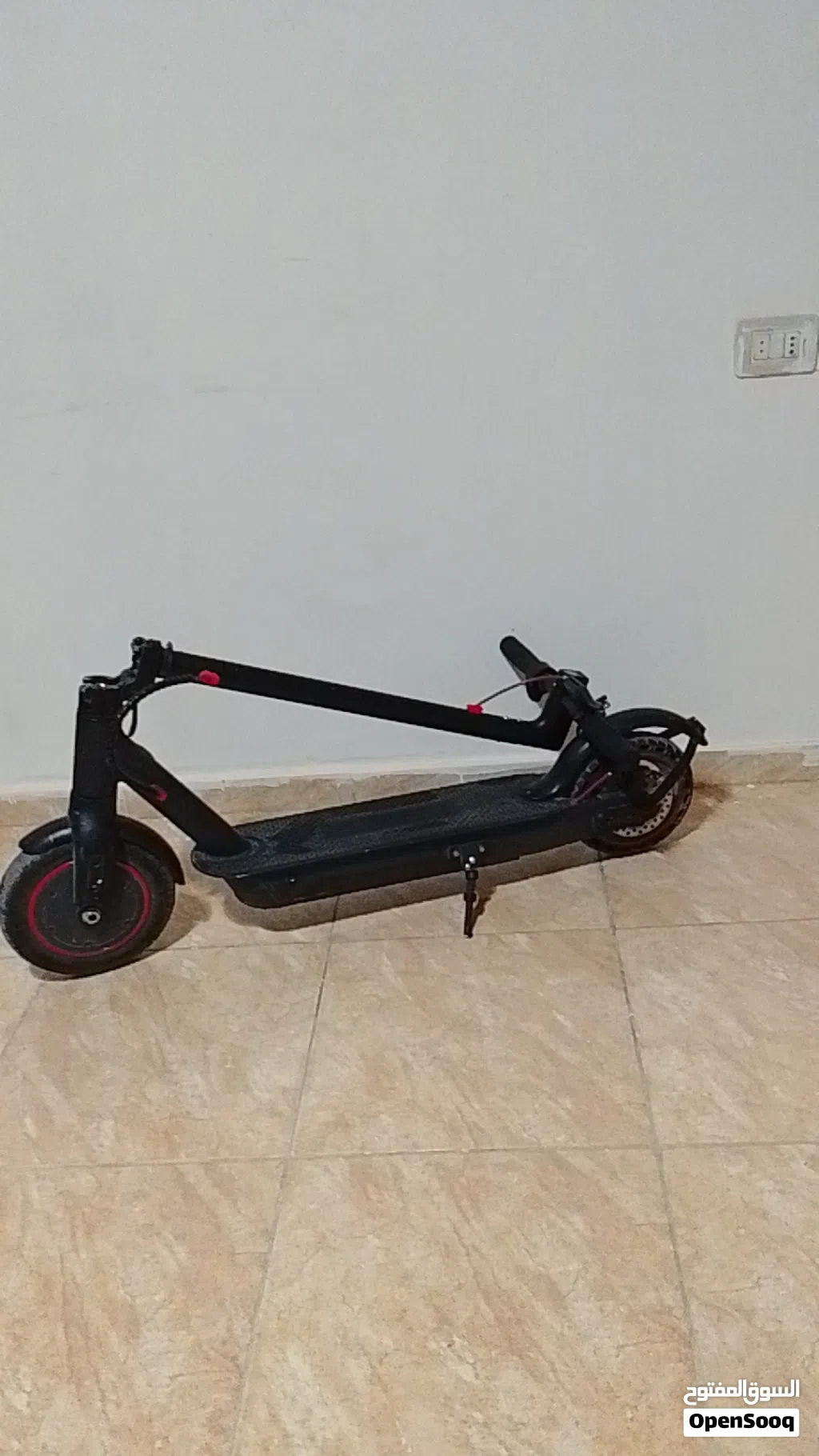سكوتر شاومي مستعمل بحالة جديدة (130دينار )