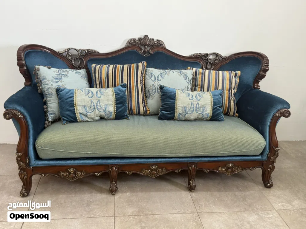 8 seater sofa set with table