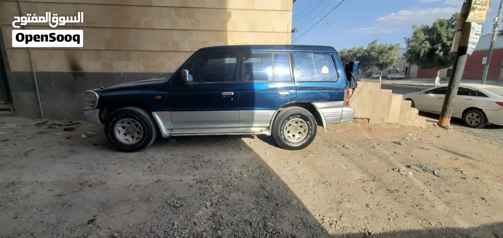 ميتسوبيشي باجيرو GLS