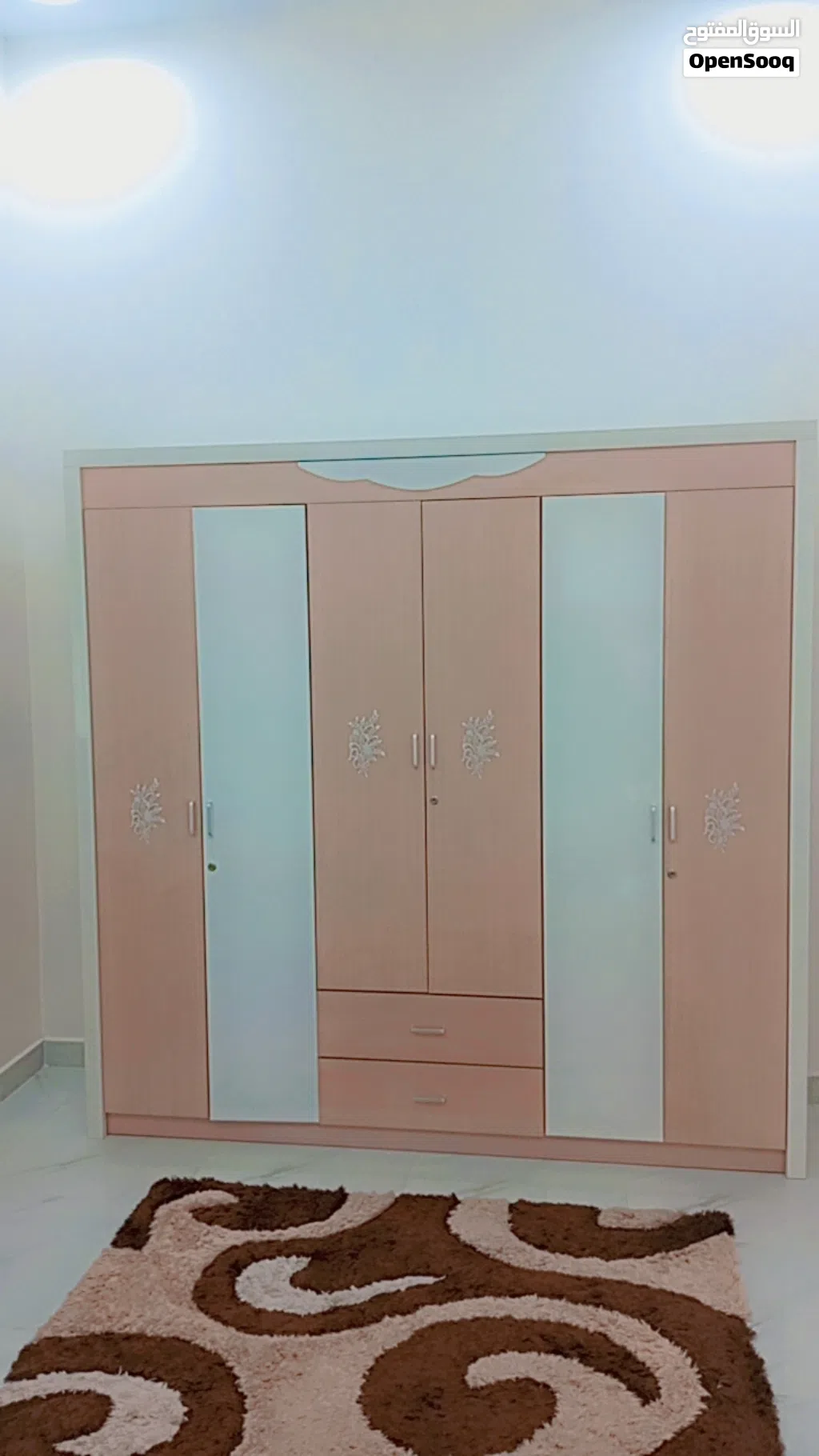 أثاث غرف نوم مستعمل مدة قصيرة