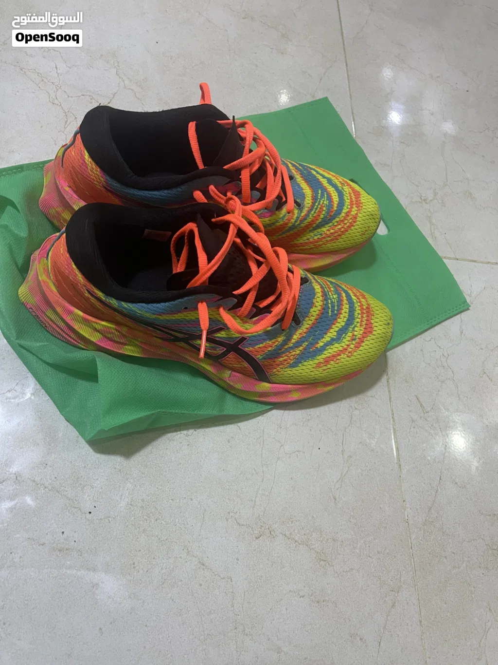 لحذاء هو ASICS Novablast 3 (إ
