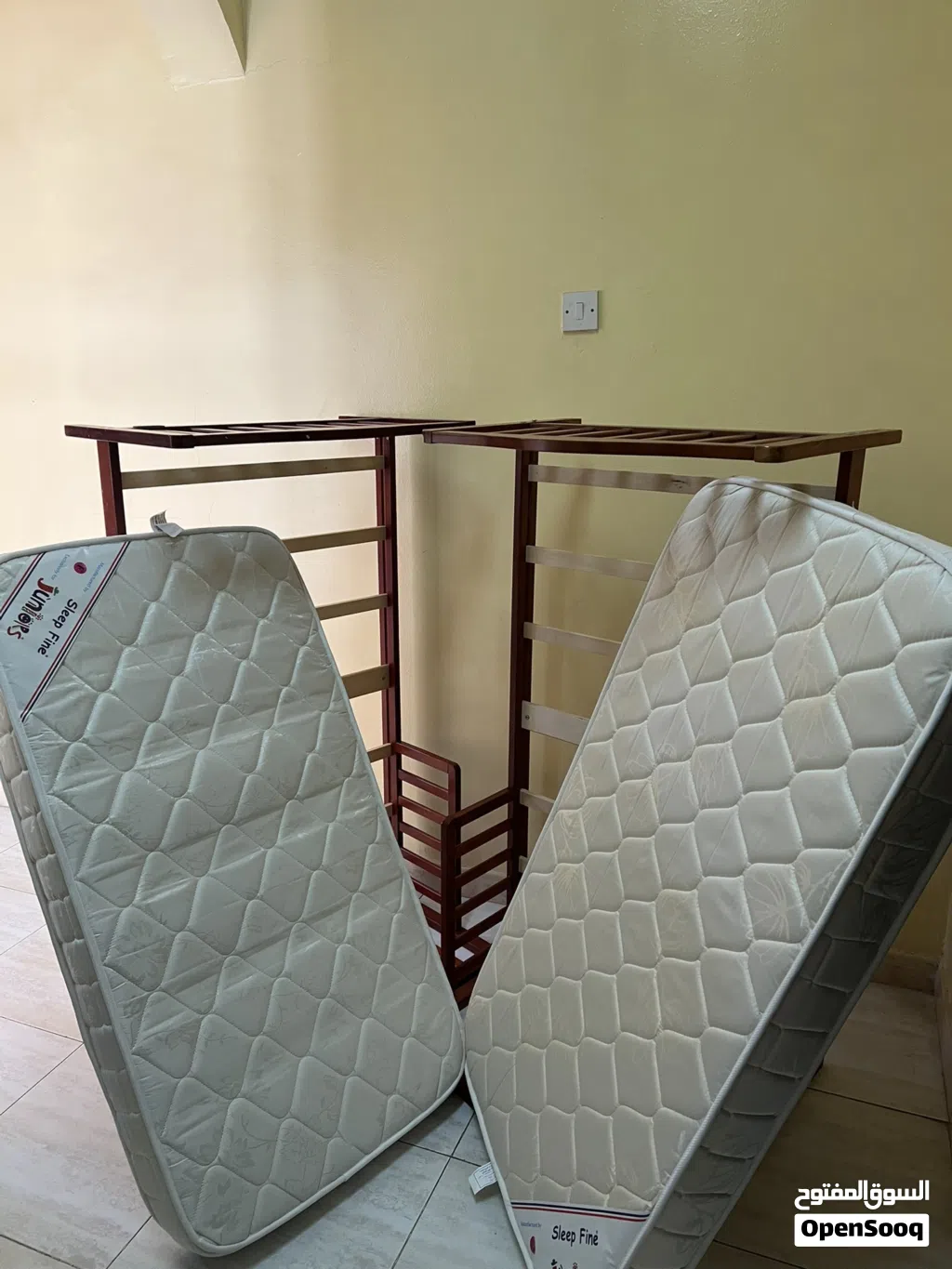اسرة اطفال بحاله جدا ممتازه ب 25 ريال Kids beds with mattress only 25 OMR