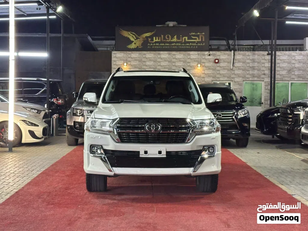 تويوتا لاند كروزر VXR