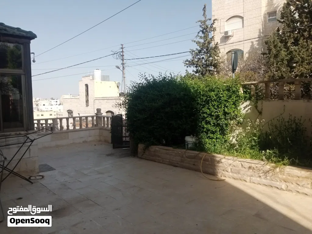 شقة ارضية للبيع