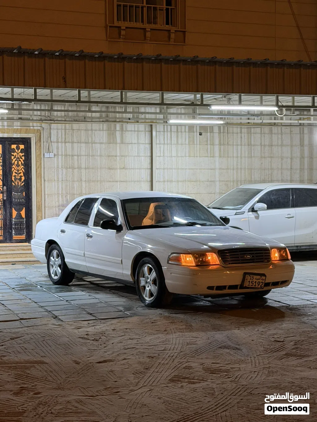Ford Crown Victoria Base
