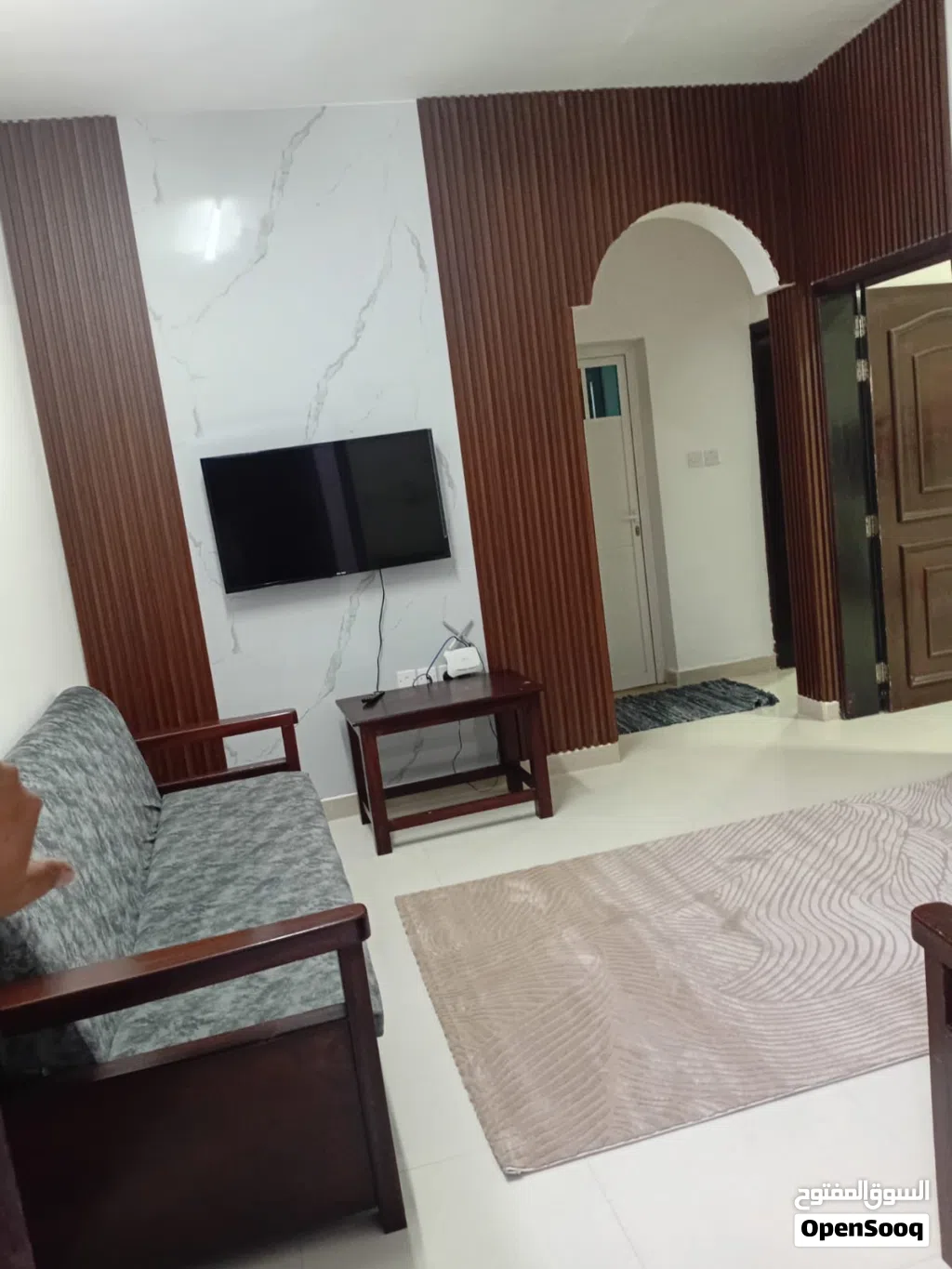 شقة فاخرة ايجار يومي في السعادة كل الخدمات تحت البناية